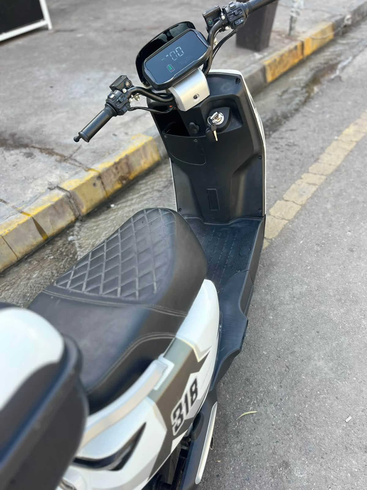318 • 6بطاريات • نضيف