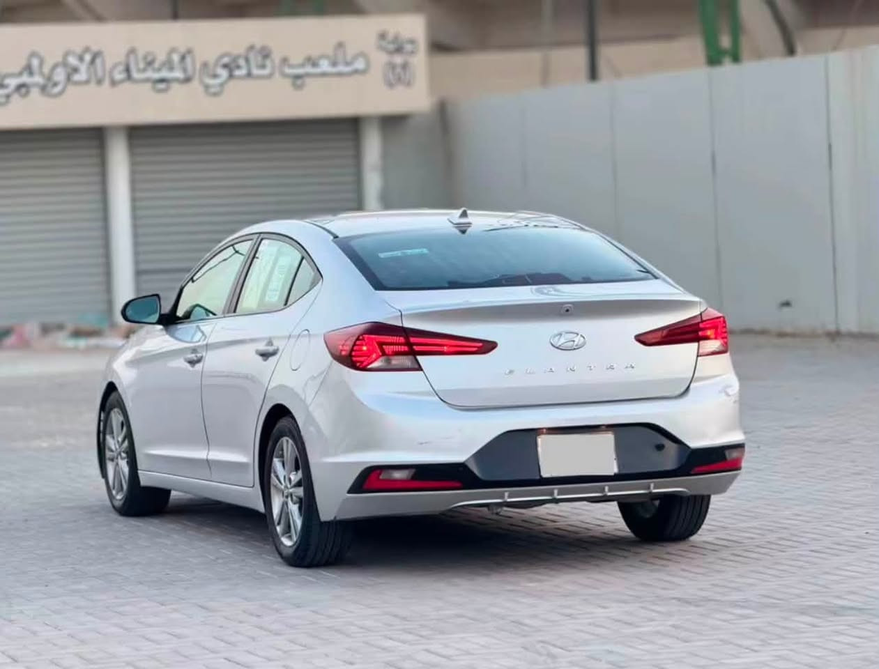 النترا مديل ١٩ رقم بصرة بسمي وارد امريكي ضررها بسيط (مقدمة البنيد مصلح نفسه وجاملغ الكدام عكس السايق بي بارد ) رقم السيارة الجديد 
حداده جديده تخم تاير جديد تبريد يخبل 
مكينه ٢٠٠٠ وكير at المرغوب 
سعرها  ١٢٤ وبيها مجال وبخدمتكم 
رقم *********** مكاني بصره
