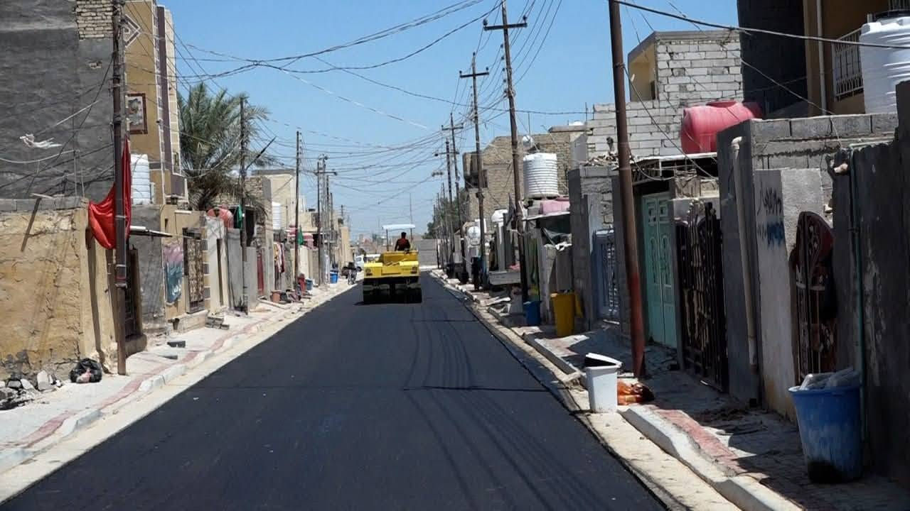 السلام عليكم مستعدين لتبليط الشوارع الحكوميه والزراعيه وباسعار تنافسيه كافة المحافظات للاستفسار ***********..***********
