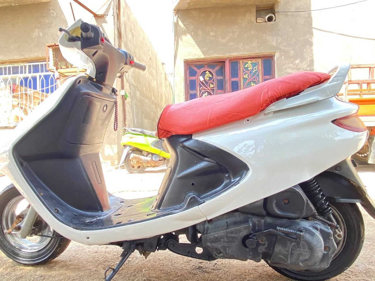 دراجه فراشه للبيع سعر 550 مكان البصره دراجه سلف وهندر بك لايت واشاير وسكن شغال ***********
