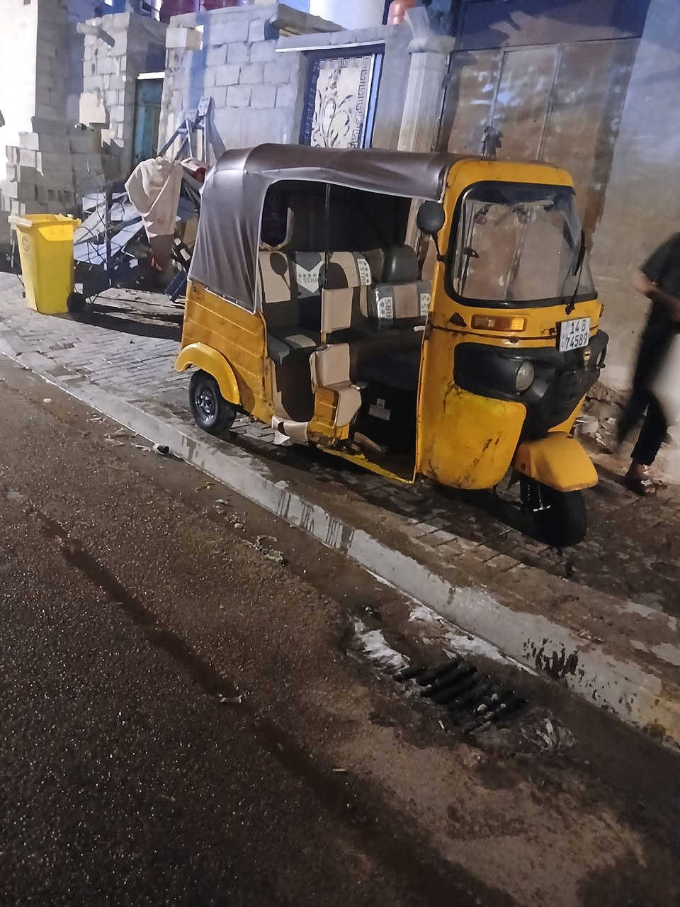 السلام عليكم تيك للبيع موديل 20 بيها صفحه ولغد رقم انجليزي السعر 3800 رقم الهاتف***********
