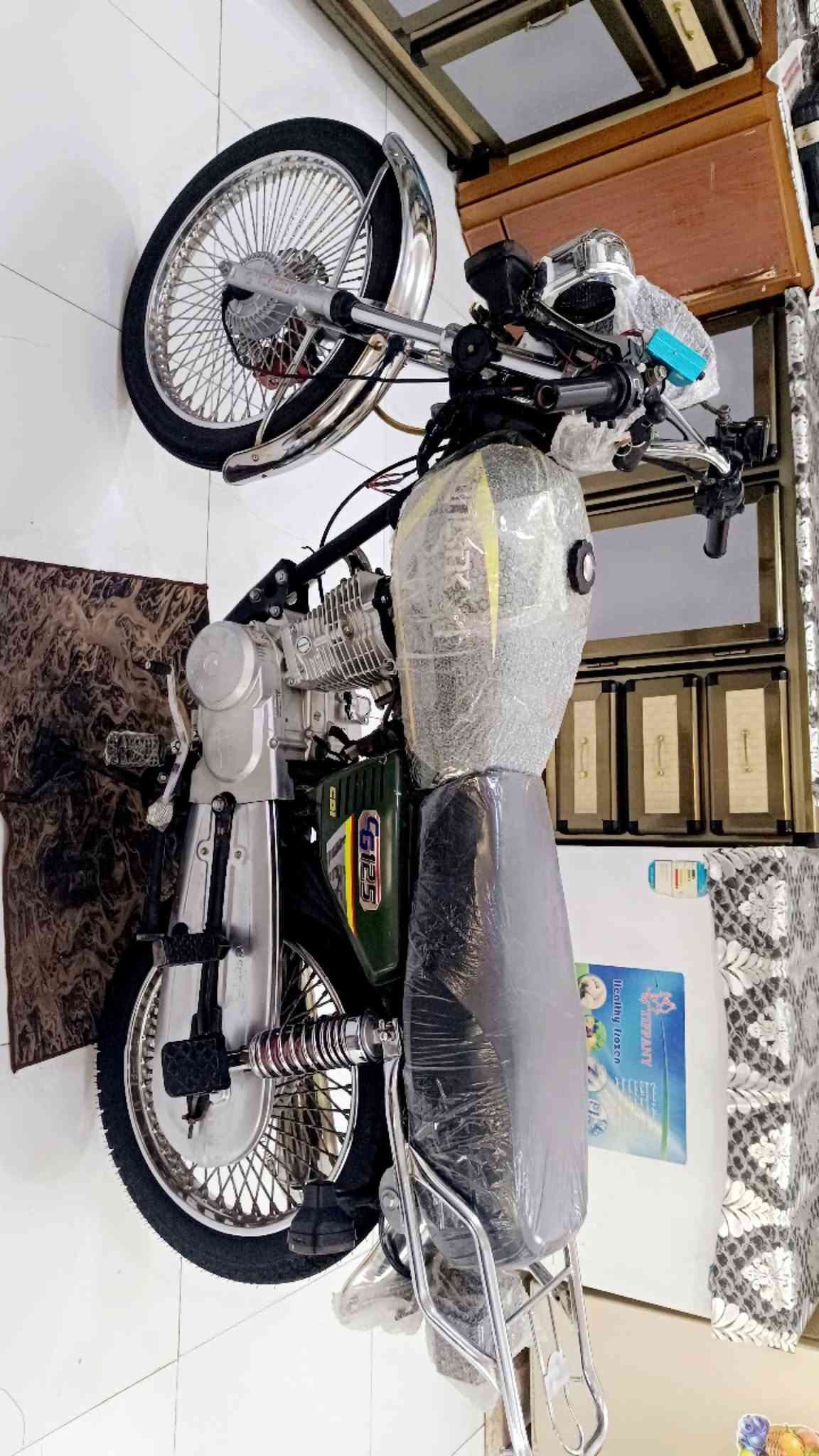 السلام عليكم تايكر موديل 2024 طالعه بدايت ال 26 دراجه نضيفه وحلوه شوفت عينك ام الختم شركت سونك باب اول كله مختمه لون مميزه لون سمنتي اوراق مال وكيل 5اوراق الشراري يتصل مكاني حله شاوي يم فلكت غرفت التجاره السعر 650 وبيه مجال بصيط كلش قليل وهذا رقمي للتصال ***********
