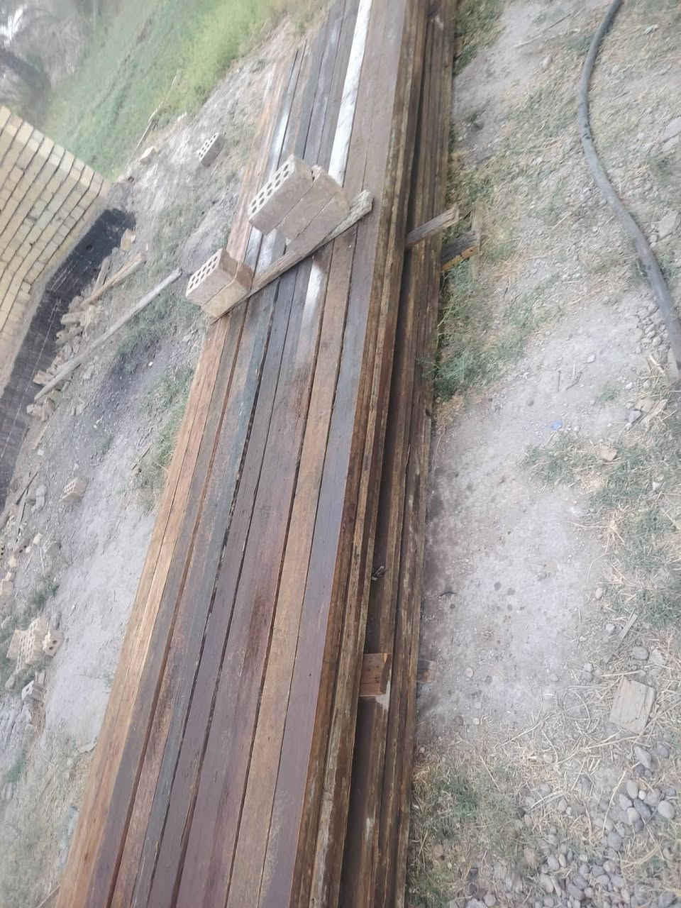 مكعب لوح  طول 4متر للبيع عنوان حله قرب سيطره الآثار
للاستفسار ***********
