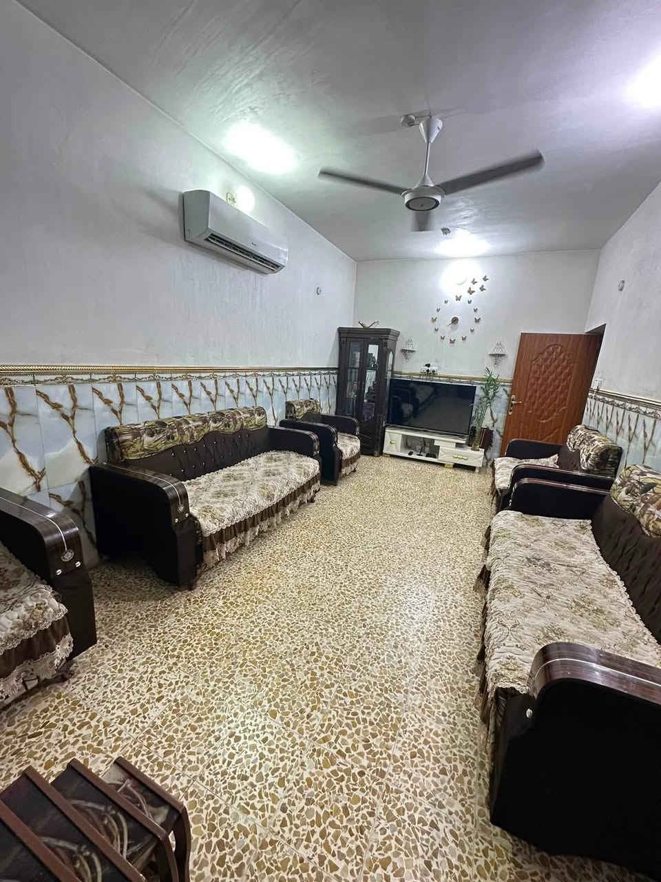 السلام عليكم اخوان بيت بالمشتل شارع المدارس زراعي سند ١١٧ للبيع مساحة ١٣٥ يحتوي طابقين الطابق الأول يحتوي كراج واستقبال و غرفه ومطبخ و حمامات ٢ ومنور و الطابق الثاني غرفتين وغرفه سويت و ٢ بلكونات بناء حديث للتواصل على الرقم
***********
او على الصفحه خاص
وبي مجال للشراي
