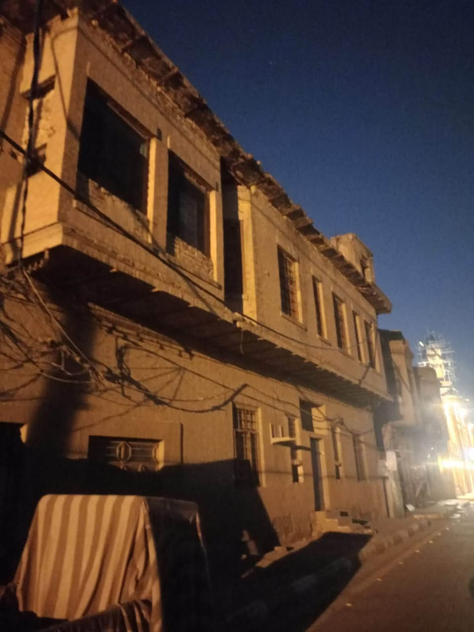 السلام عليكم
عقار للبيع العنوان حي الرشيد منطقة الميدان مجاور البريد 
المساحة 137متر  الوجه 19.5نزال 7للاستفسار 
***********
