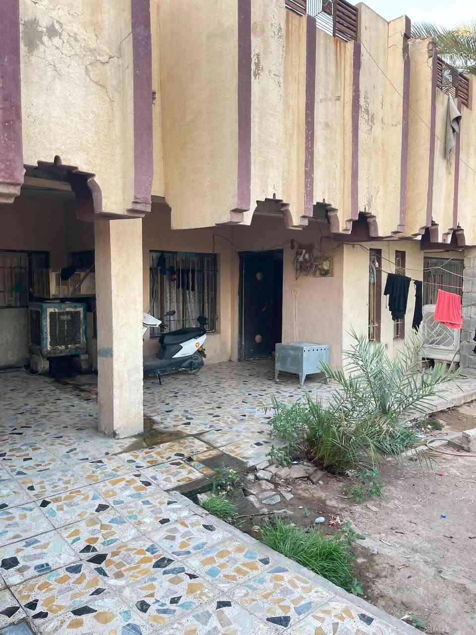 سلام عليكم بيت في لفلوجه بحي لشهداء بلشارع مال جامع لشمري
بيت مساحه300متر
بيت طابو صلف 
يتوكن من غرفتين جوه وصاله ومطبخ وحمام ودوانيه 
ولطابق لثاني يتوكن من غرفتين وحمام  وسطح 
بيت لسعر240مليون وبي مجال شي قليل 
الاستفسار لرقم لتالي
👉🏼***********
