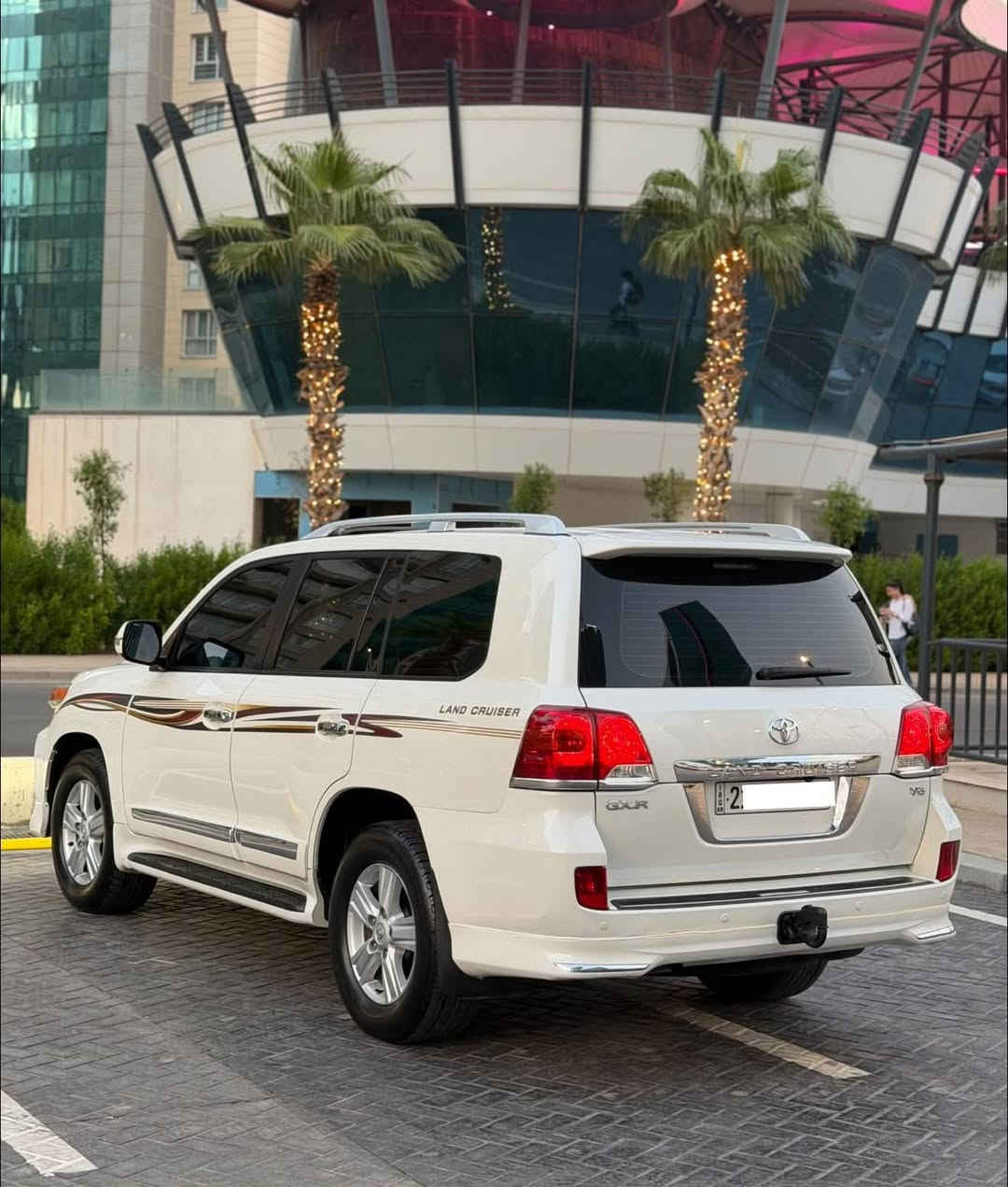 لاندكروز 2013 GXR فول مواصفات بريم 🔴ارخص سعر لاندكروزر 328$
بصمة ابواب وتشغيل
سلايت فتحة
مقاعد جلد
مقاعد كهرباء 3 دكم
تشغيل عن بعد
ثلاجة
شاشة 
كامرة
زراك لايت تنضيف
حساسات امامي خلفي
لايت وكشاف زنون
مري كهرباء واشاير
دبل اكسل 4X4
انظمة منحدرات وصعود
نظام ايكو 
سبعة راكب تبريد مركزي
باقي مواصفات الاندكروز معروفة
مكفولة كفالة عامة كلها بالشرط الكير والمحرك ايضاً 
ماشية 198 الف كم حقيقي بالشرط جديدة جداً
تخم تاير جديد بدون اي نقص السيارة
رقم سنوية هزة كلها جديد بأسمي تحويل نفس اليوم
موافقة تضليل مروري بالسنوية 
*********** / اربيل
