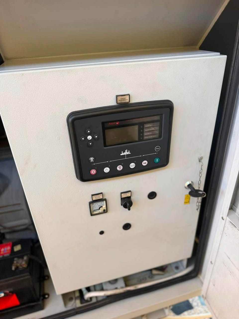 السلام عليكم
مولده المانيه 
24kv
تولد 90امبير 
مولده نضيفه واستعمال قليل تجي وتشوف بعينك 
للستفسار الاتصال 
***********
المكان 📍ديالى ناحيه الوجيهيه

