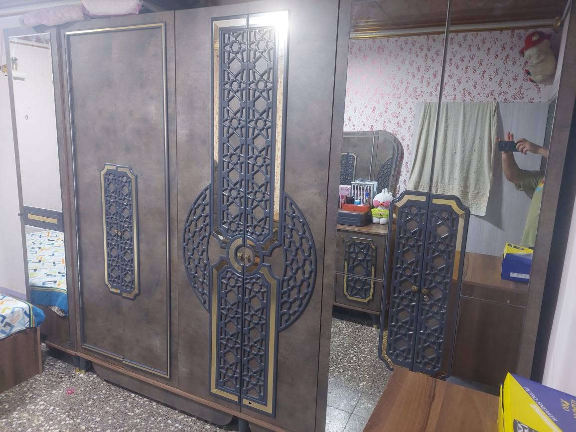 غرفة نوم • ٧ باب • مع ملحقات