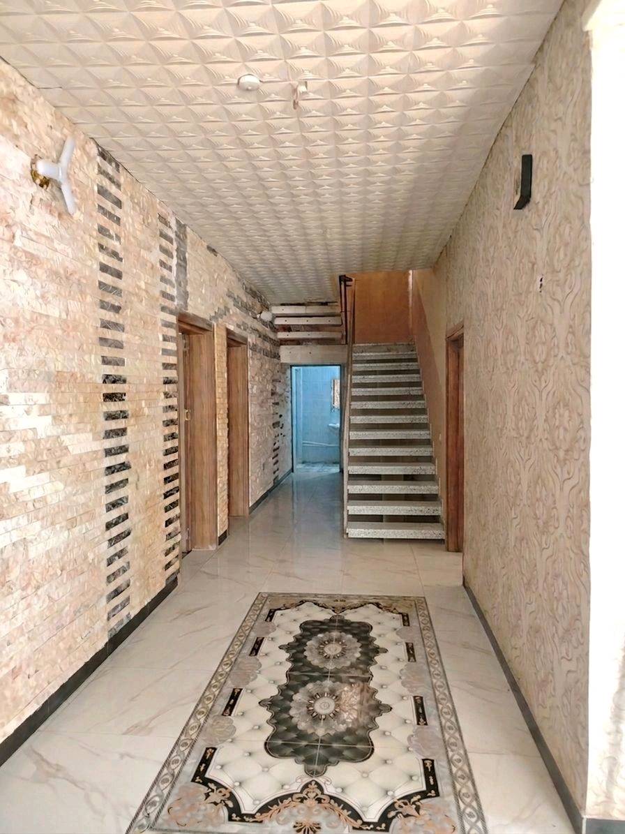 دار للبيع طابو صرف
المساحه//270متر طابقين
الموقع //حله حي الضباط شارع الكابينات على شارع تجاري 
( سعر المتر مليون و600 ) 
المحتويات /
الطابق الاول //يحتوي ع هول كبير وصالة استقبال وغرفه ومطبخين حار وبارد َيحتوي ع حمام ومجمع صحيات +طارمه وحديقه وصحيات خارجيه 

الطابق الثاني // علماً الطابق الثاني تكدر كامشتمل معزول كامل او من ضمن البيت 
يحتوي / على هول كبير في الوسط 
وجهت اليسار غرفتين كبيره وهول صغير في الوسط
جهت اليمين يوجد مطبخ ومخزن صغير وممرر طويل كبير +مجمع صحيات
//علماً البيت بناء قوي ومرمم حديثاً يعني نظيف ما يحتاج اي تعديل
للاستفسار اكثر مراسلة الصفحه او واتساب ***********