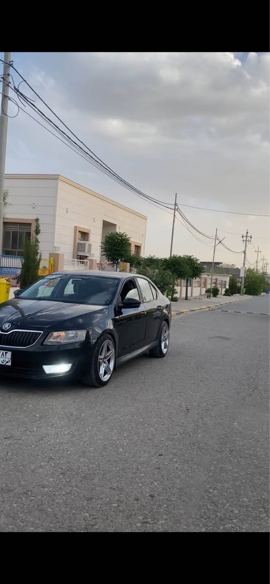 سکۆدە ئۆکتاڤیا
مۆدێل ٢٠١٤
مەکینە ١٨ تۆربۆ 
پێش و پشتی تازە توند کراوەتەوە 
٤ تایە و ویلی پاکی لە ژێرە 
گێڕ مەکینە بە شەرتی دە فیترەی 
تەبرید لەسەر سویچ تەبرید مەرکەزی 
قەپات مواسەفات بەس سلایت نییە
سبوخ حامه پيش وه پشتي كه پسه
١٥ وه ره قه خرامي له سه ره پاش محمله ده ي گه رينموه 
نرخي ٧٠ وه ره قه وه مه جال ياني ٥٥ وه ره قه ده مي ني ته وه 
***********
*********** أربيل, العراق
