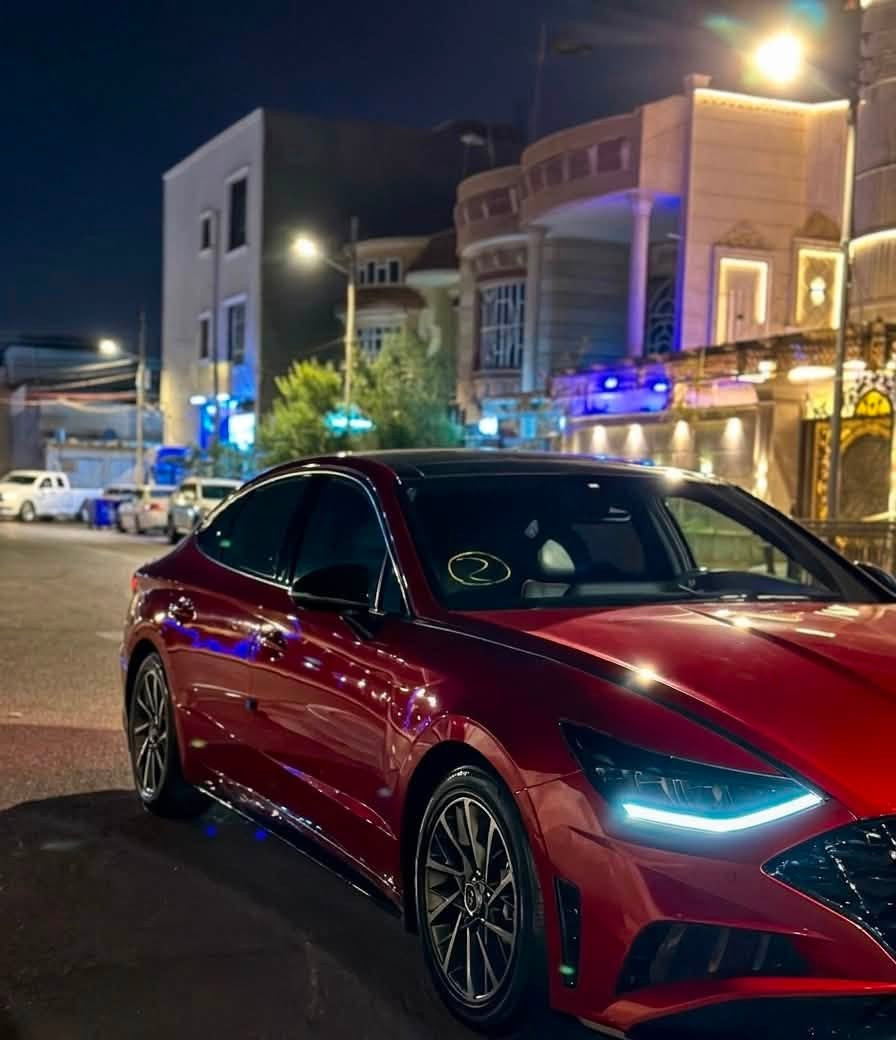 هونداي سوناتا 2021 فولل
وارد امريكي حادثه فقط جاملغ مرجعينه 
وبنيد امبدل 
فولل السيارة 
بلوراما
بصمة 
تشغيل عن بعد 
كرسي كهرباء 
شاشة حجم كبير كار ابلاي 
حجم المحرك 1600 تيربو 
وبقيه الموصفات المعروفة 
مكينة كايمه 
العوان: البصرة لقبلة حي الجامعة 
الهاتف: ***********
