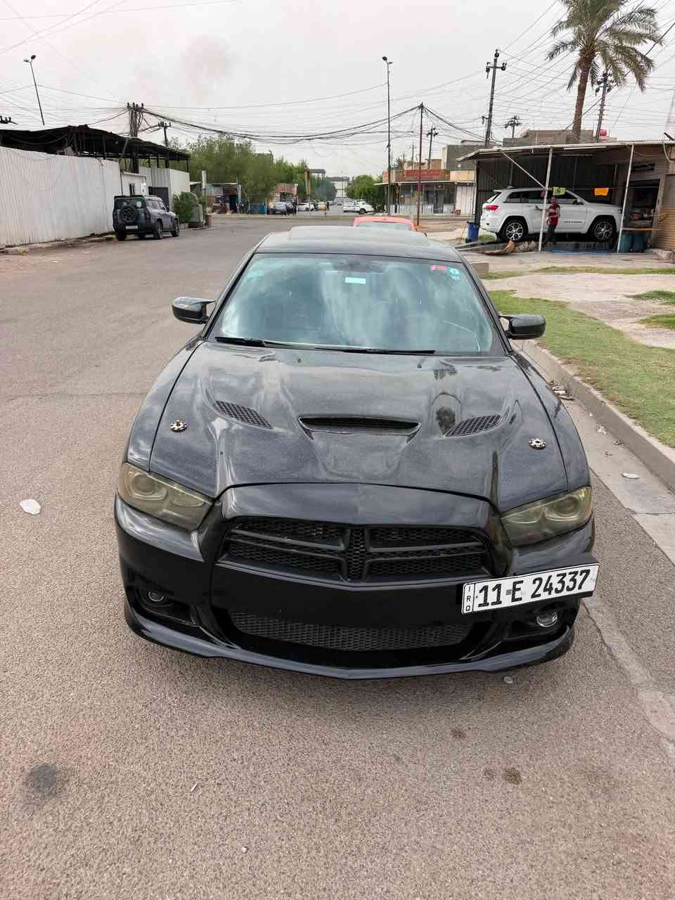 جارجر 2012 خليجي فول مواصفات فتحه شاشة جبيرة كير طيارة 
محرك V6 3600 كير و محرك مكفولات بيه قطعتين صبغ و البنيد محدث ابو فتحات كشنات محدث srt تخم ويل كب و تاير جديد رقم بغداد الجديد السعر ١١٨ مكانه بغداد ***********
