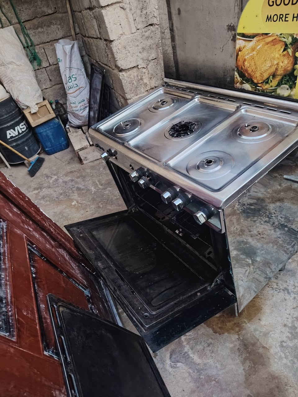 طباخين للبيع شرطه الشغل والنظافه الاتصال على الرقم ***********
