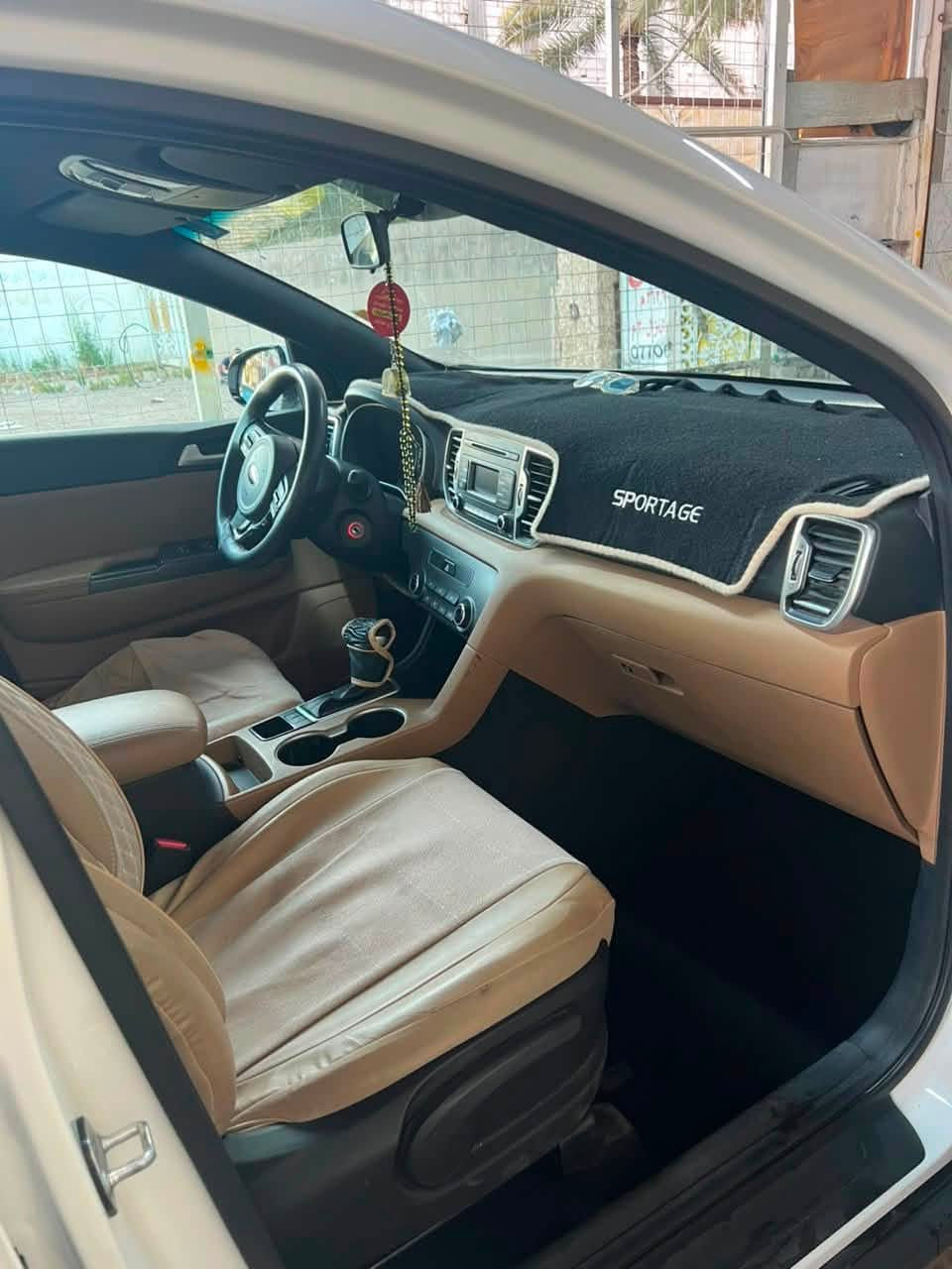 سلام عليكم سبورتج مديل 2019 ماشيه 84 مكانها بغداد الشعب قرب سوق ال 4000 تحويل ثاني يوم *********** سعرها 175 وبيها مجال
