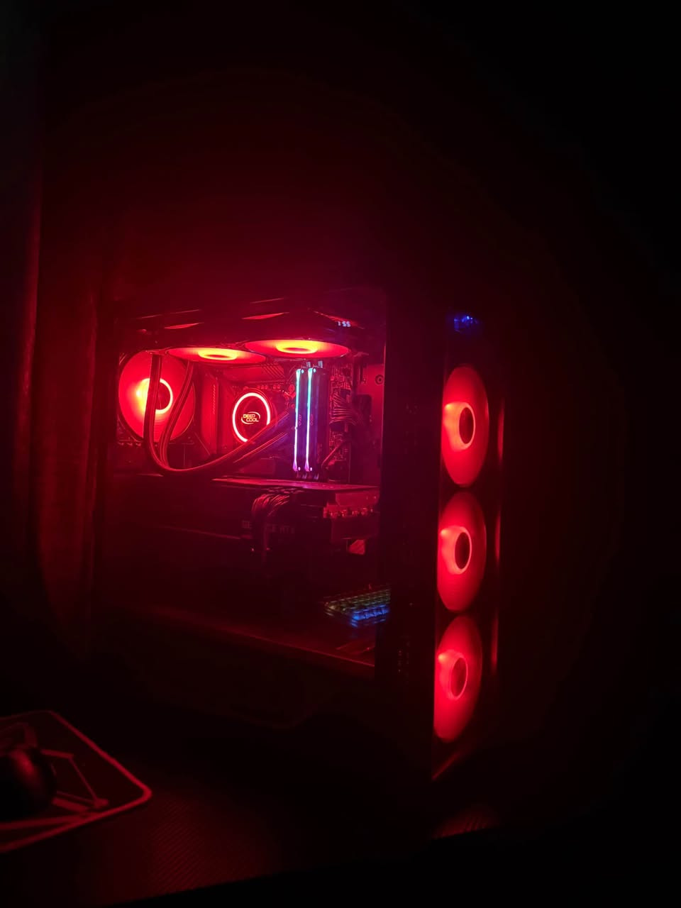 🔥 Pc gaming كلش نضيف 🔥
المواصفات:
• الكارت: RTX 3080 10GB MSI (تبريد مائي)
• المعالج: i5-12400F
• الرام: 16GB DDR4 3200MHz
• الخزن: SSD 128GB + HDD 1TB  
💰 السعر: خاص 💬
📍 المكان: بغداد
📞 واتساب: *********** بغداد, العراق
