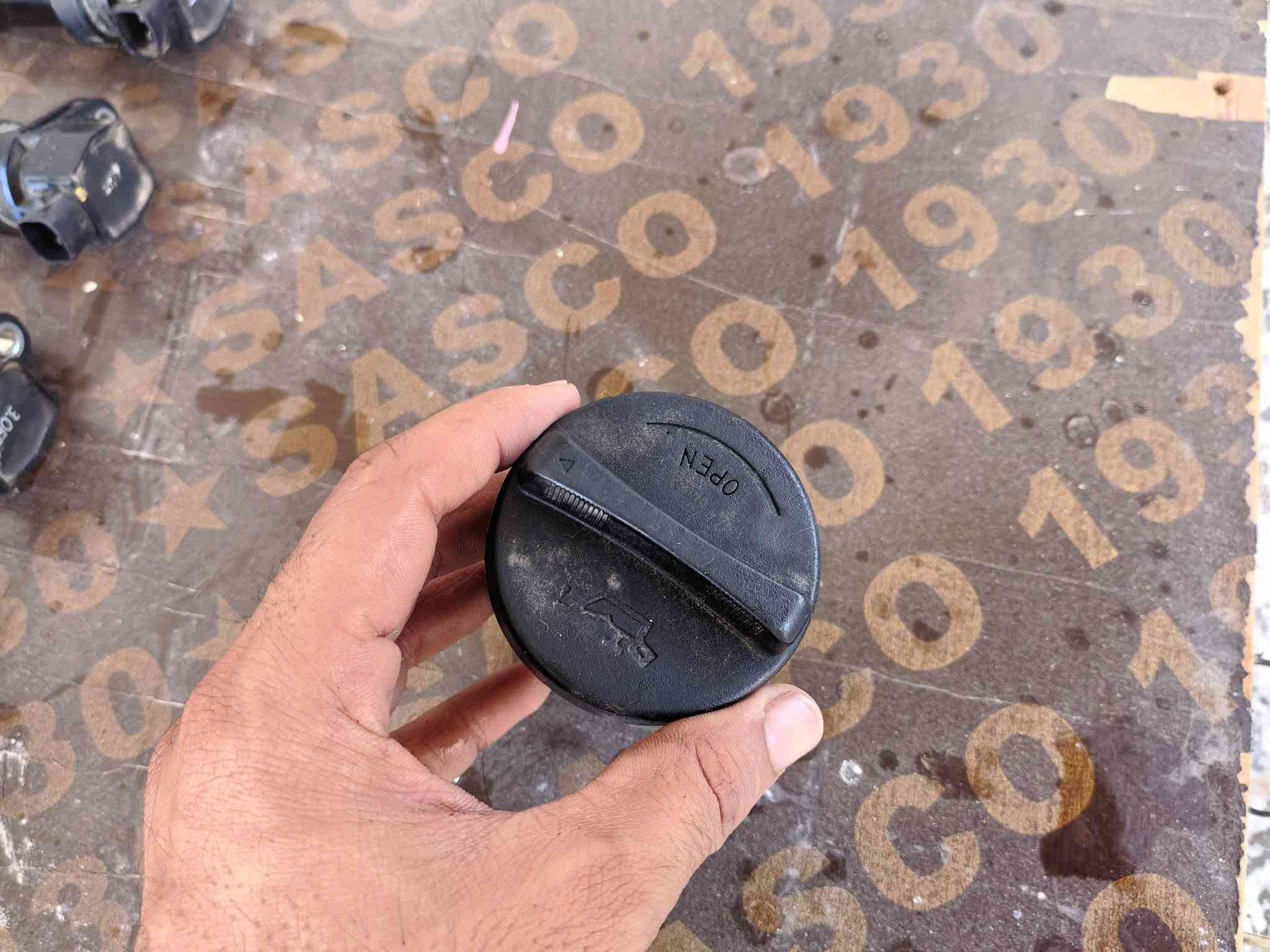 للبيع
مال كادينزا ٢٠١٢ واتساب ***********
