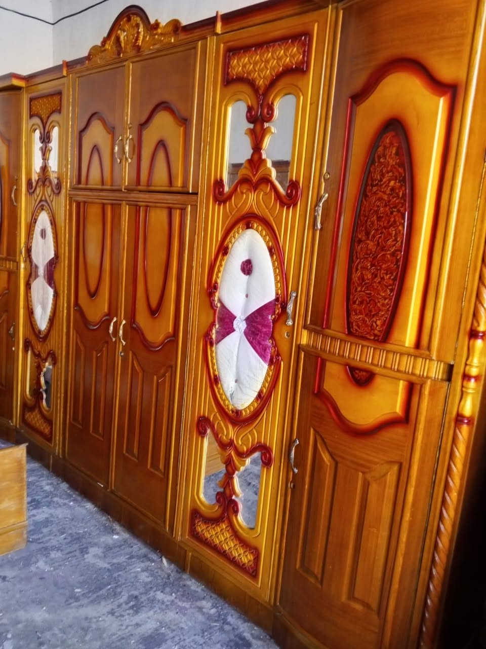 650غرفه ست ابواب مال عرسان صاج بغداد الحسينيه مال الراشديه وعندي توصيل ***********

