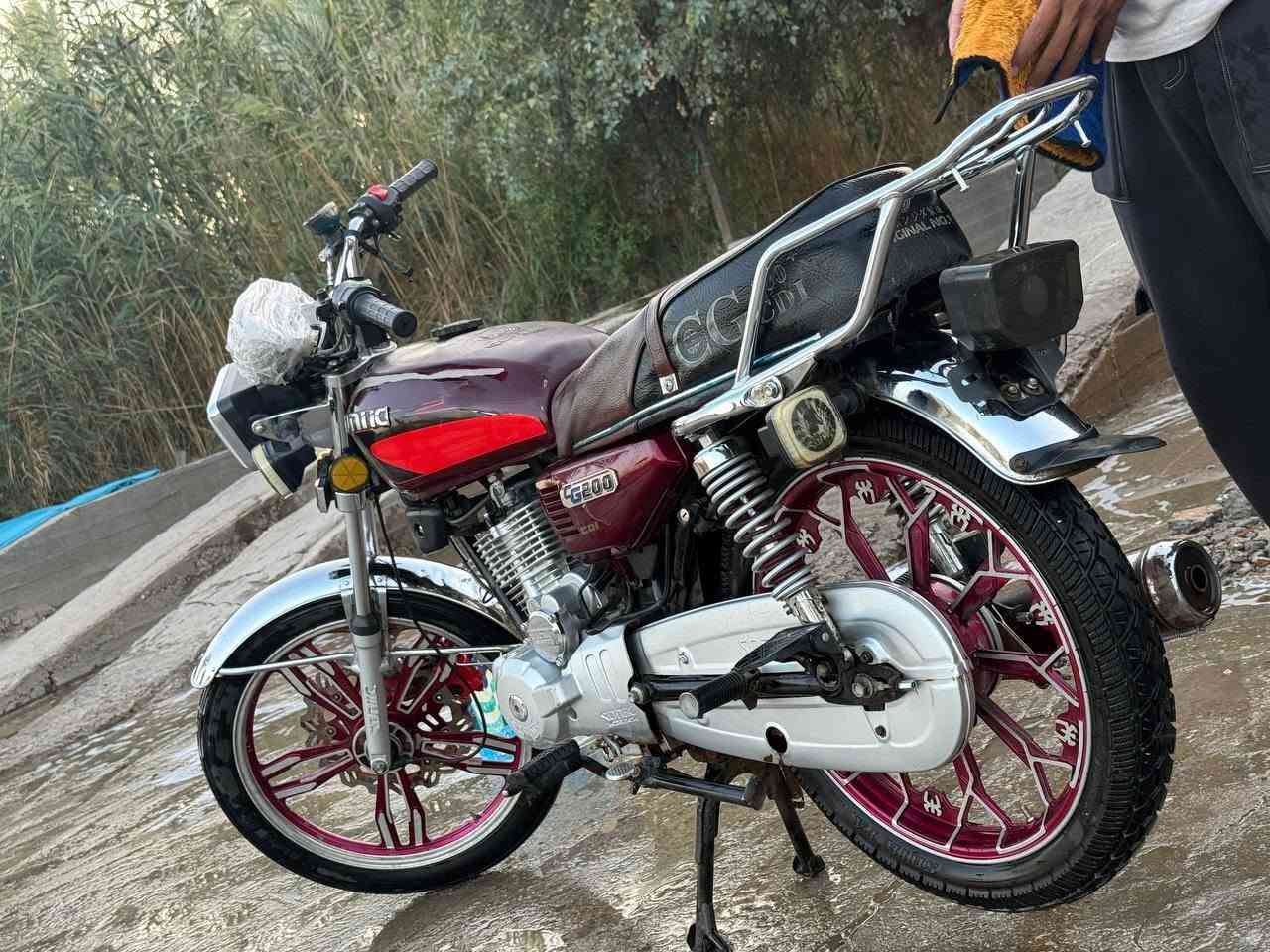 السلام عليكم...
دراجة سونك 2024 مكينة 200cc اوراق سكنر 
مكينة مكفولة برغي مامفتوح بيه دراجة مكفولة
سعره 650الف وبيه مجال قليل حك جيه
عنوان بابل_ الحله_ قضاء  القاسم 
رقم الهاتف..
***********
