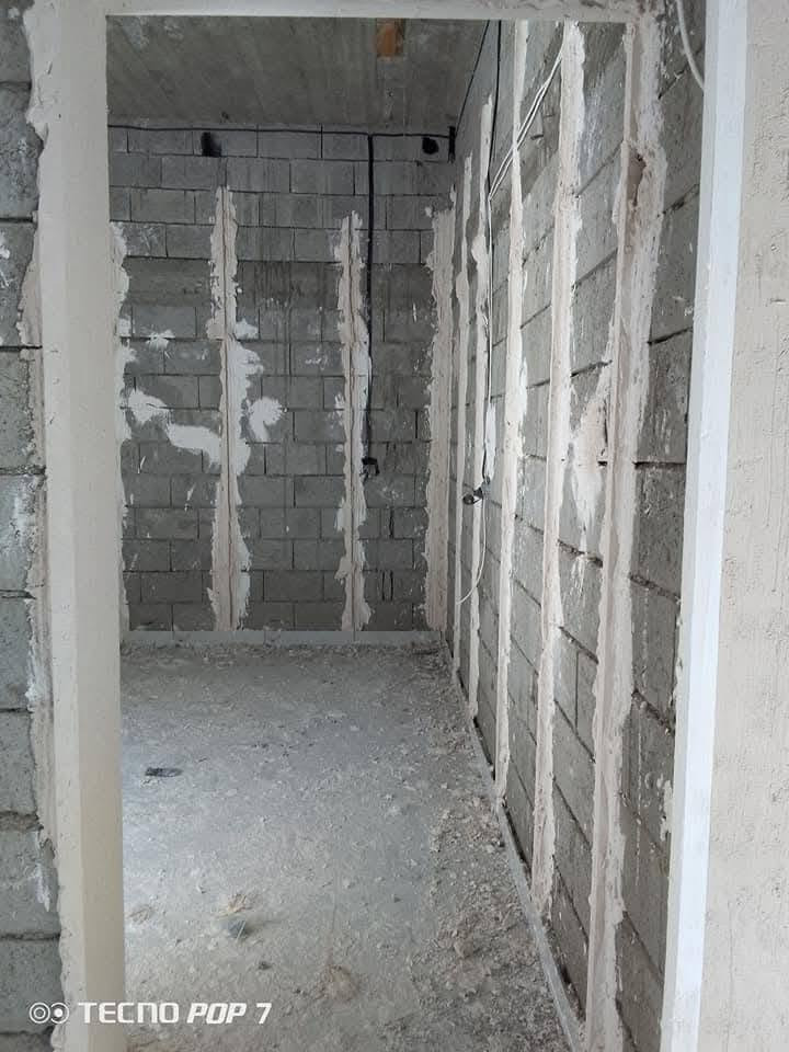 اسطه بياض شغل درجه اولى طبك مسطر  شغل هندسي 
***********

نص مكتوب في الصور:
- SHOT ON TECNO POP 7
- TECNO POP 7