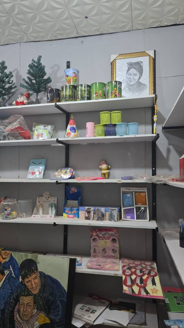 مكتبة للبيع
الناصرية 
رفوف + ملحقات مكتبة كاملة 
ميز+ كراسي2+ كابسة ورق+ مقص ورق + رفوف + ملحقات مكتبة (اقلام مساسيح مقاطيط ورود و٫٫٫الخ) ماجاردهن 
***********
