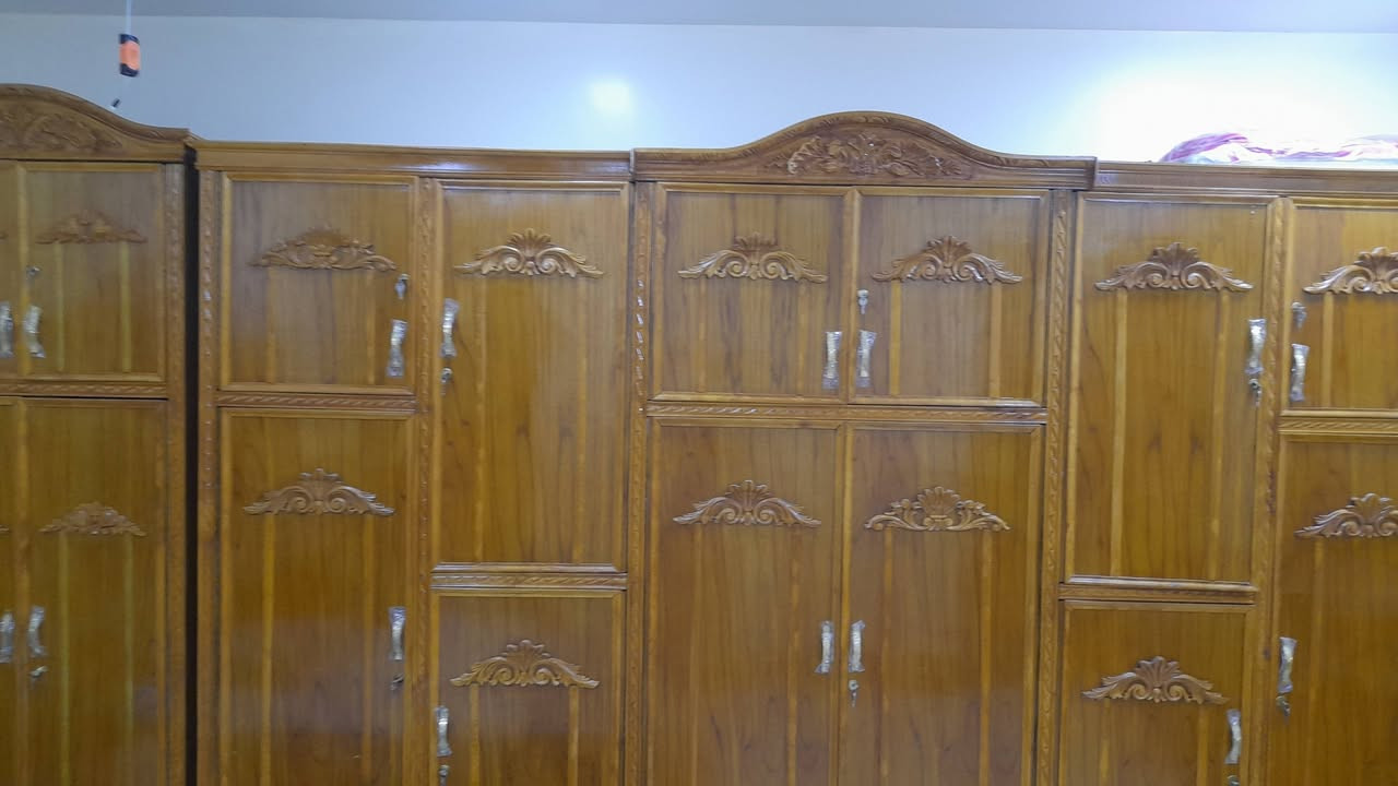 السلام عليكم غرفه اخشاب مستعمله شهر نظيفه ٩٩/١٠٠الااستفسار اتصال ***********
