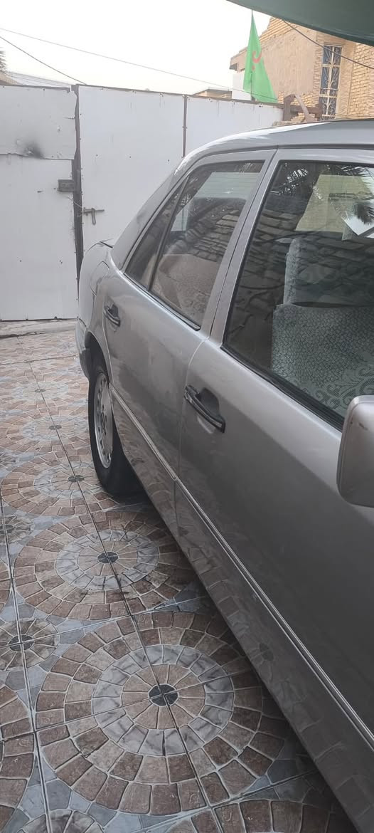 مارسدس دب موديل1990 محرك vvt2500 ميكانيك فول كهربائيات كلها شغاله تبريد ثلج خير من الله صدر امامي خلفي تخم تاير مصبوغه عام جماليه مكان السياره بغداد منطقه الشعب حي السريدات
السعر :75وبيها مجال ***********
