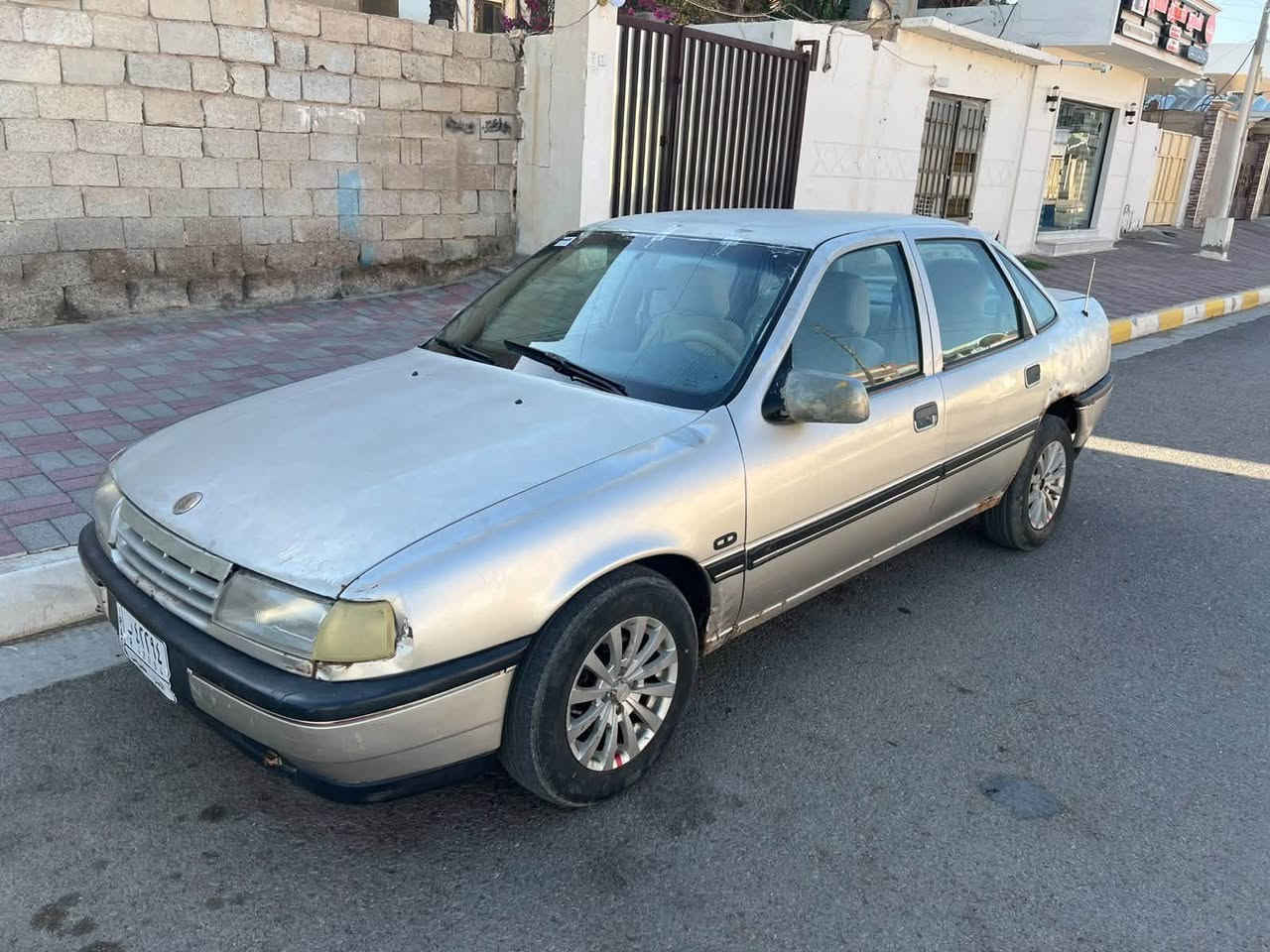 اوبل فكترا موديل 1991 مكينة 2000 كير اوتوماتيك رقم انبار مشروع وطني ، سيارة مكفولة كفالة عامة من صبغ وحادث وتبديل بعدها على وضع الشركة ، مكينة وكير وتخم تاير وصدر كله جديد ، سيارة حلوة ومصروف عليها ومالت بيت وشرط التحويل ، مكان السيارة الرمادي / الملعب ، السعر 32 ورقة وبي مجال ***********
