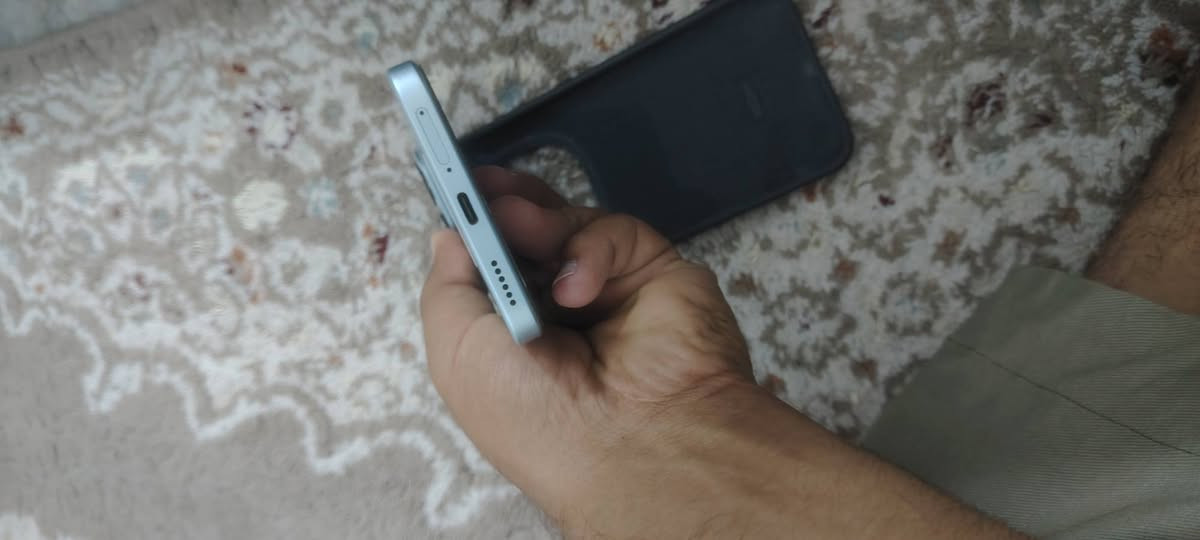 السلام عليكم جهاز ريدمي نوت 15برو فايف جي مستخدم شهرين سعر 400وبي مجال قليل تواصل واتساب او اتصا رقم ***********

