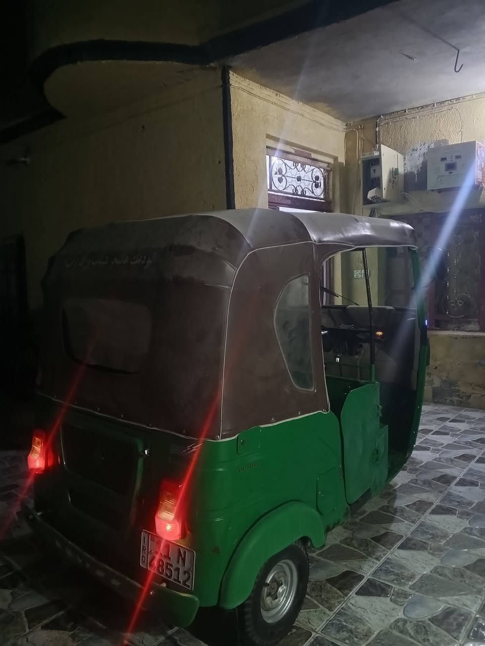سلام عليكم للبيع تكتك موديل 22رقم بغداد نكليزي تحويل ثاني يوم بيها ضربه بل لغد وبيها خيسات بل دوس مامعمرهن تكتك متروكه يردلها ترتيب شوي بس كامله كل نقص مابيها مكينه خير من الله كهربيات كلهن شغالت متوزي ع بيعتها مكاني بعقوبه تقاطع ل ساده ***********

