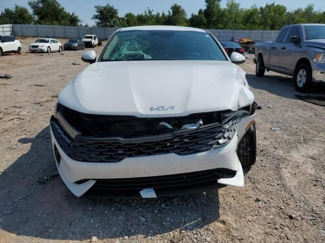 للبيع   او مراوس احدث
كي فايف k5 موديل2024
 حدث مرفق بصوره 
 
السعر 170$  
مكينه 1600Turbo :  
1-بصمه+تشغيل عن بعد
2-شحن هاتف لاسلكي 
3- قياده ذاتيه ؏ الخطوط السريعه
4- هاند بريك بصمه 
5- سقف أسود 
6- مثبت سرعه 
7-نضام ABS
8- مانع انزلاق
9-حساس أطارات 

11-شاشة كبيره
12- كامره دواره+
13- كشافات امامي
14-شاشه اعطال
15-
16-رادار جانبيه+ رادارات امامية وخلفية
17-مراقبة النقطة العمياء
18-رادار الخطوط البيضاء 
19-اشاير بالمري  
24-خمس انظمه قيادة
26-فول تحكم ستيرن
27-كير أوتو + عادي
28-أوتو بريك 
29- ‏ ‏الخريطه
31- ستيرن حرف D  
32-‏Led 
33-السياره فول رادرات
34-التشغيل عن بعد
‏AUTO HOLD-38
42-مصابيح خلفية LED
43-مصابيح ضباب LED
44-لاسلكي Android Auto  
السياره وارد امريكي 

ماشية 32 الف
ملاحظة / صارت عندي هنا بالعراق طخة بسيطة بل بنيد على كد اصبعين بارد فقط 
مكان السيارة بغداد   
بغداد حي جهاد***********
