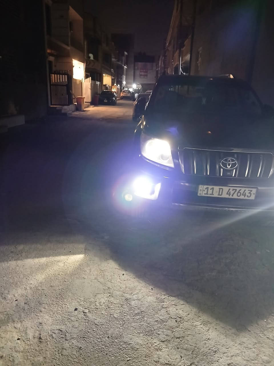 سلام عليكم عندي برادو ٢٠١٢ كويتي سته سلندر دبل تانكي ماشيه ٢١٣ الف صيانه كامله من كلشي دهن كير وفلتر مع دهن محرك مع قوايش مع تايرات جدد مع فيت بم جديد عبوه كامله اصليه مع تبريد منظومه كامله سياره مابيه مصرف حته جادر وياه هزه جديده بسمي فقط تحويل مكان سياره دوره مقابل كلية دجله سعر ٢٢٨٠٠ تلفون ***********
