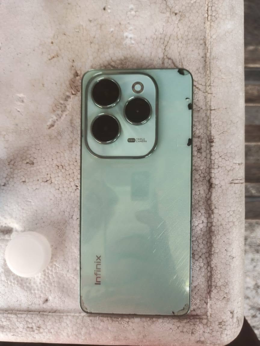 السلام عليكم
موبايل للبيع 
  Infinix Hot 40 Pro
مواصفات الجهاز منزلة ب صورة 
غراضة كاملة شاحنة مالته وكارتونة 
نظافة الجهاز %80
السعر 165الف وبيه مجال بسيط حك جيتك
للاستفسار:***********
عنواني بغداد الحرية او الكاظمية
