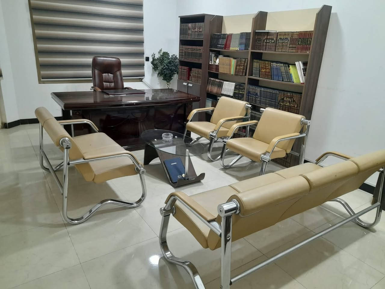 للبيع أغراض مستعملة
كراسي عدد ٧
باترينا محل
للاستفسار واتساب
 ***********
