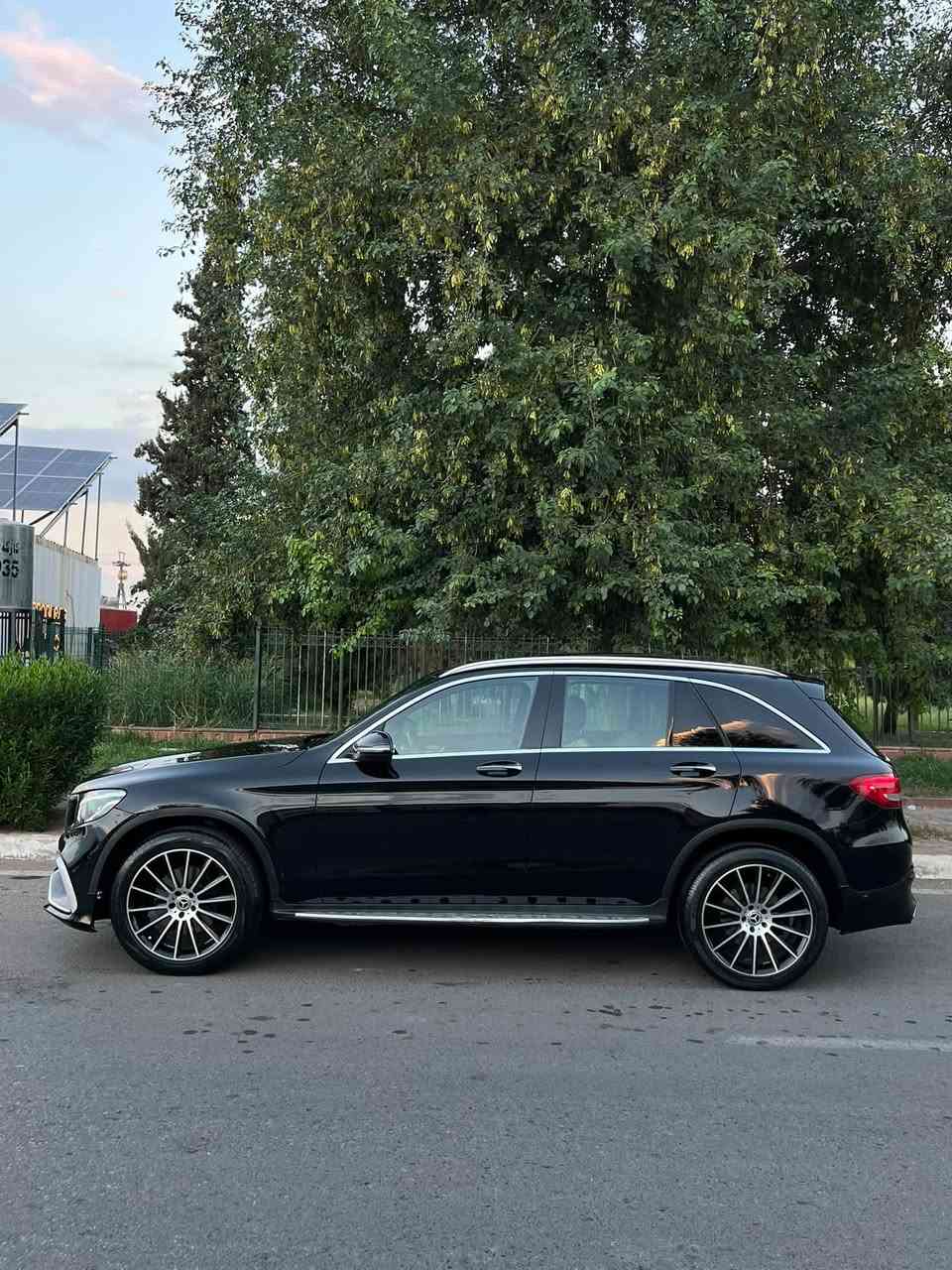 سلام عليكم
Mercedes Benz GLC 2017 
فول مواصفات سيارة 
بدون ضرر سيارة داخل كلين 
٢ مكان صغير pdr 
سيارة جديد مابي ربع دينار مصرف 
كير محرك كل كفالة 
سعر ٢١٣ ورقة مجال 
مكان اربيل 
واتساب ***********
