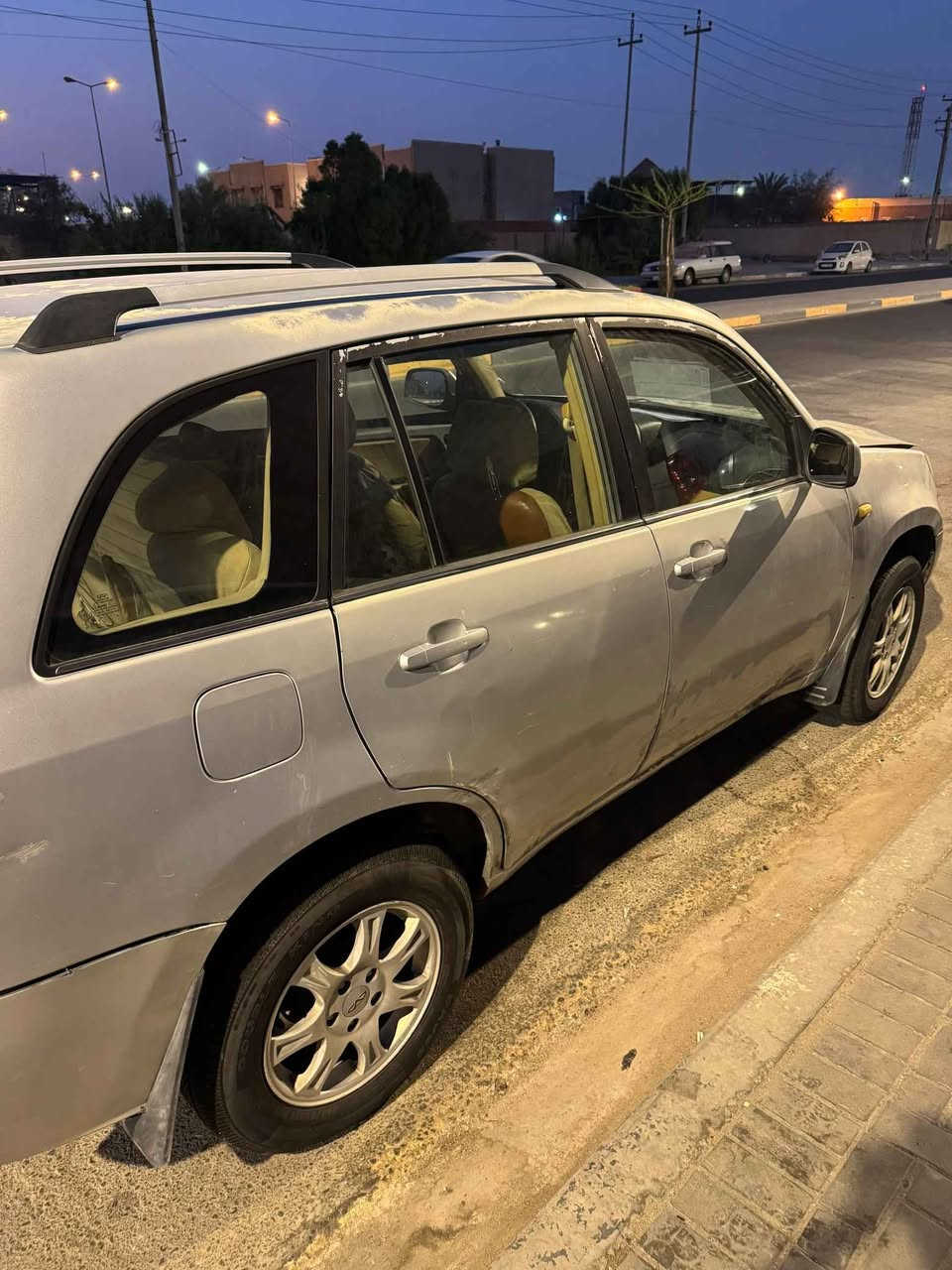 سيارة تيكو مديل ٢٠١٤ البدي شوف العين المكينه ماصار هواي من جفتته والكير فوك ٨٠ يشتغل المسنن ابيع كوم حديد سنويه منتهيه سنه ٢٠٢٠ وراعيها ماندل مكانه السعر ٣٠ وبيها مجال للاستفسار اكثر 
*********** البصرة, العراق
