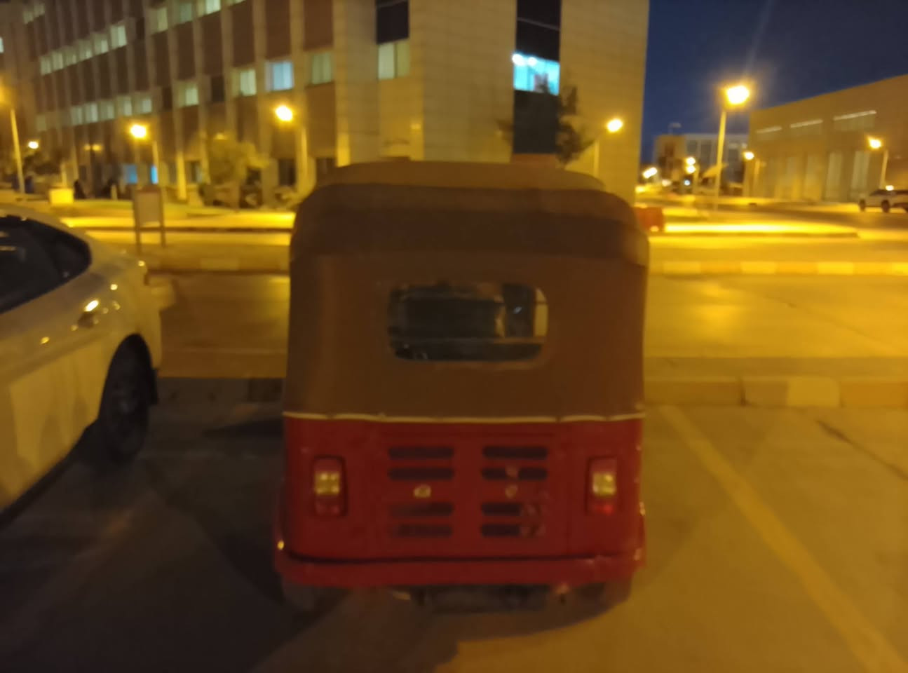 تكتك حمره معمره ومصبوغه للبيع أوراق باسي وين متريد اكاتبك يم مكتب حسين الموديل 17شهر 12امحتاج اريد ابيع الشراي يتصل مكان كربلاء وبيه خير ويدلل معمر مال جناي الله شاهد بس احتاجيت @***********
