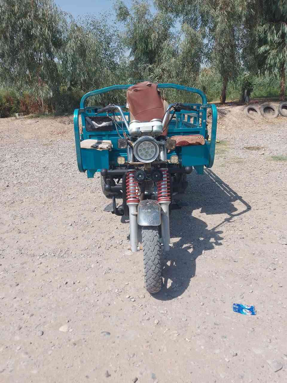 السلام عليكم ستوته صقر البيع موديل ٢٠٢٠ سلف وهندر 
شغاله  كهربايات كل شغاله  محرك مكفول شاصي مكفول بدي وحصيرء مكفولات من اخياس زوج تايرات جديد  ستوته مال جناي ومتعوب على ربع متصرف على أوراق كامله ٦  السعر خاص اتصل وتدلل المكان المقدادية شهربان سنسل رقم الهاتف ***********
