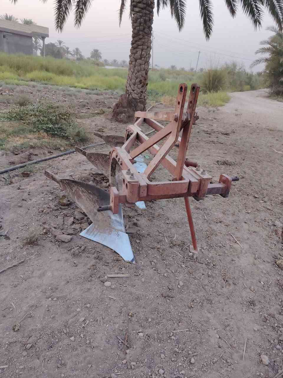 فدان للبيع شرط الكراب المكان بغداد اليوسفيه الفدان حجم 12 رقم الهاتف ***********) ***********
