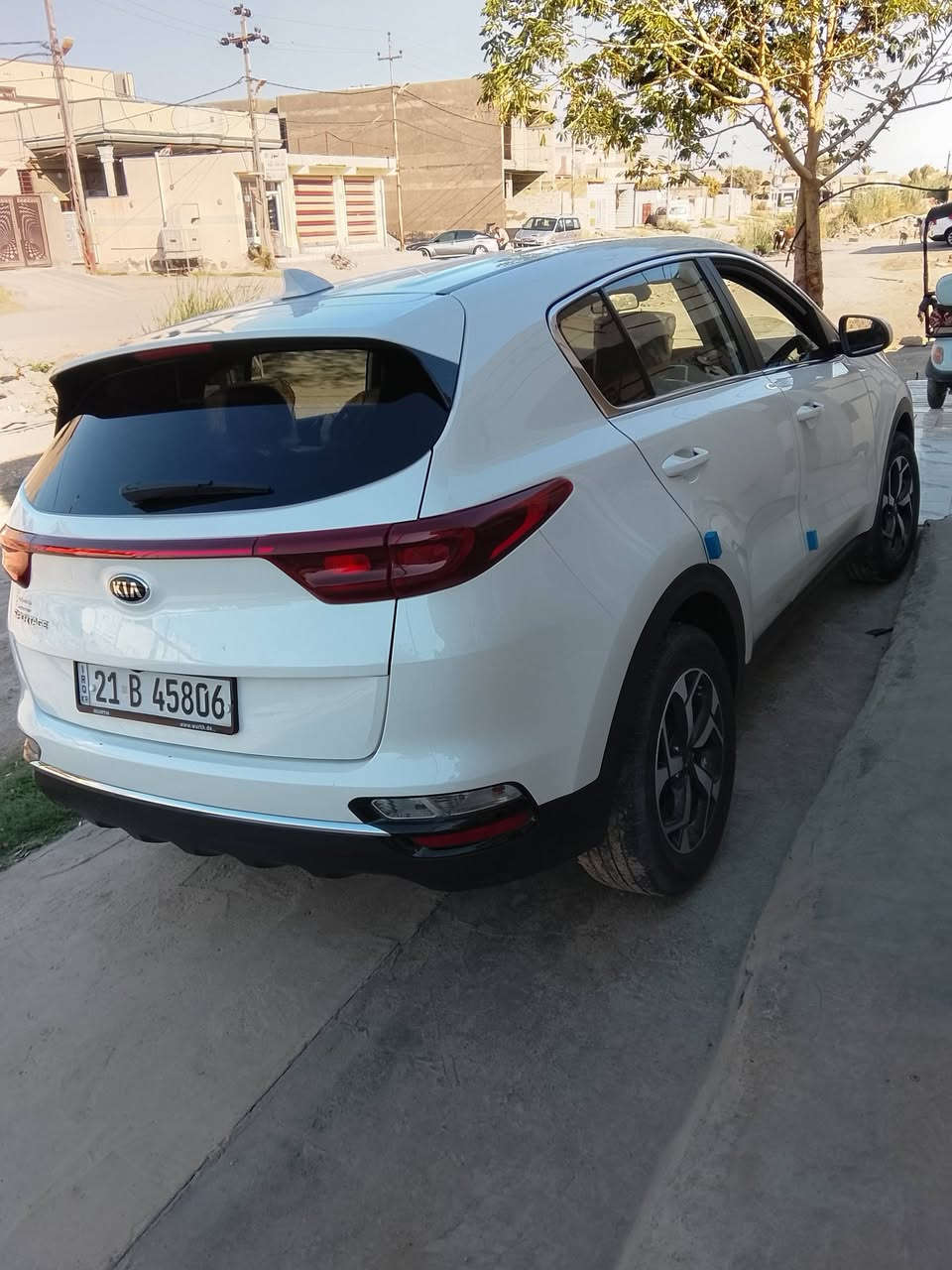 كيه سبورتنج  موديل 2022وارد امريكي الضرر باب السائق. والجامرلق تبديل بدون دواخل مكفوله عام. ماشيه 28
 باسمي رقم سليمانيه محرك 2400.   السعر 180 ورقه 

ت ***********
