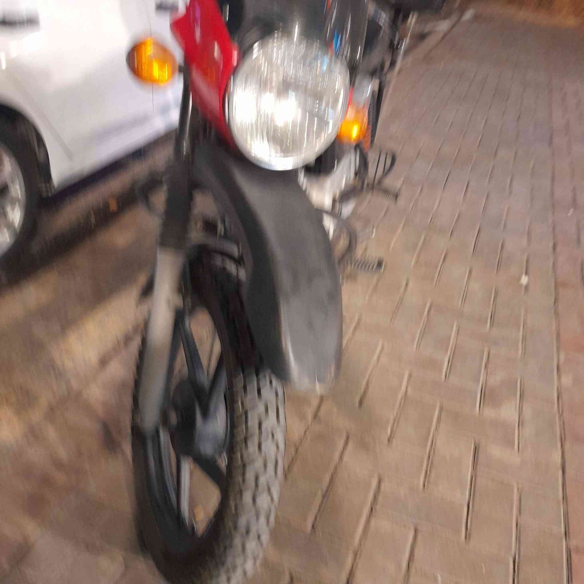 السلام عليكم دراجه بكسر البيع مو ديل٢٠١٨ واروق اصولي كفاله عماه العنوان دواره ابغداد اتصال على رقم *********** ٨٠٠ بياه مجال
