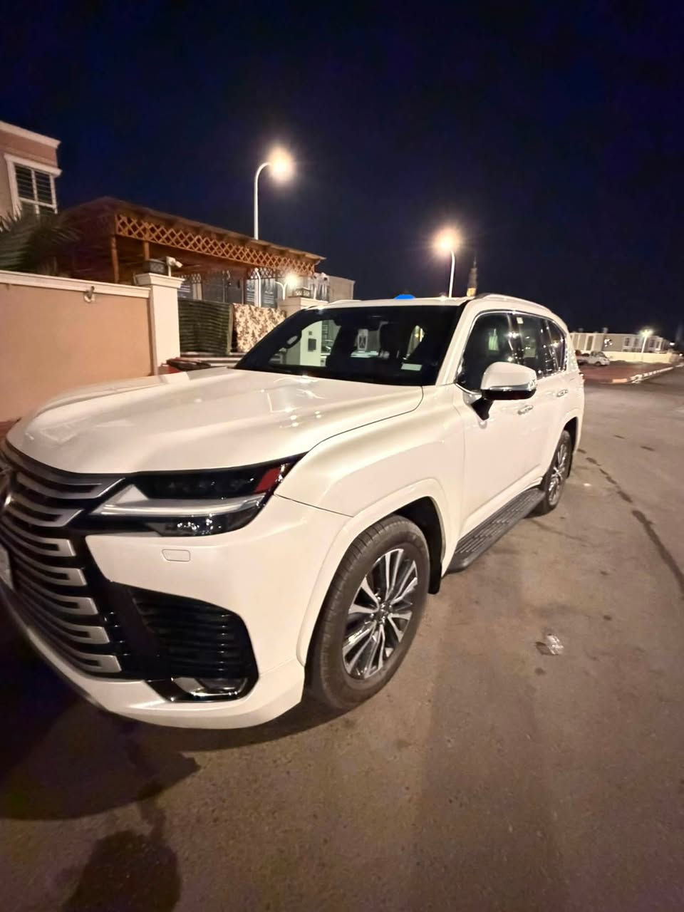 لكزس LX600 • ٢٠٢٣ • رقم بصرة