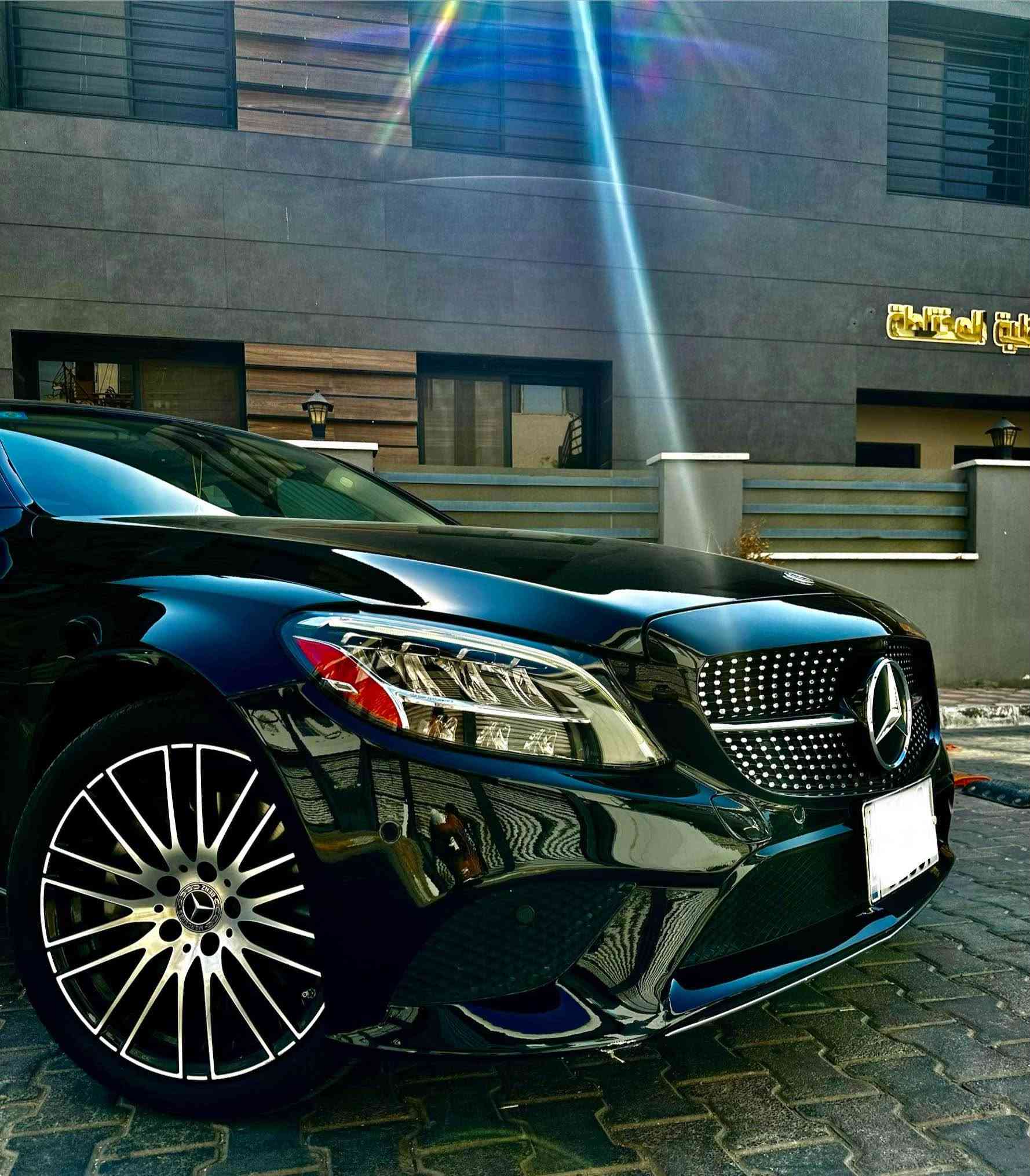 السلام عليكم 

للبيع  او مراوس حسب قناعه 

مرسيدس C300 🐎

 وارد أمريكي الموديل: 2021

السيارة مغلفة بالكامل PPF

📍مرقم بغداد وبسمي 

 • المواصفات:

 • فتحة سقف 

 • خمس كاميرات

 • رادارات محيطيه

 • اللون الخارجي: اسود

 • الداخلية: كريمي 

 • ماشية:52 

 • محرك 4 سلندر تيربو – اقتصادي وقوي

 • بصمة أبواب

 • تسخين كراسي أمامية

 • شحن وايرلس 

 • انطمة قيادة (eco,comfort,sport,sport+,individual)

 • نظام حفظ وضعيات الكراسي (Memory Seats)

 • كراسي كهرباء

 • مرايات كهربائية تطوي

 • رادار بالمري

 • ستيرن تدفئة

 • تحكم ستيرن وقيادة ذاتية

 • شاشة كبيرة  

 • نظام ملاحة (Navigation)

‏ • Apple CarPlay & Android Auto

 • نظام صوتي Burmester

 • إنارة داخلية ملونة (Ambient Lighting)

 • نظام مراقبة النقطة العمياء

 • رادار أمامي – تنبيه تصادم

 • نظام تتبع المسار / تنبيه الخروج من المسار

 • كاميرات 360 درجة + حساسات أمامية وخلفية

 • كشافات LED أصلية

 • تبديل ناعم – كير قوي

 • السيارة نظيفة كلش

 • حادث (جاملغ خلفي وحافت باب بدون دواخل بدون ايرباك سياره بيها قطعه صبغ فقط وقطعتين تبديل نفس لون 

* مكان السيارة بغداد 

•رايدها 237 وبيها مجال بسيط

* للاستفسار: *********** بغداد, العراق
