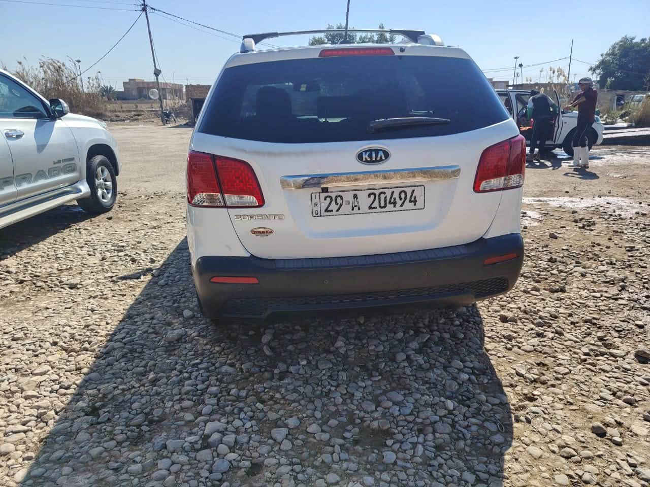 سورنتو موديل ١٣ وارد 
رقم انكليزي واسط
 ٤ اسلندر محرك كيل بلادي 
تخم تاير جديد
سيارة جاهزة  بيع او مراوس باعلى موديل 
السعر ١٣٥ العنوان واسط قضاء الموفقيه
هـ ‭***********‬
