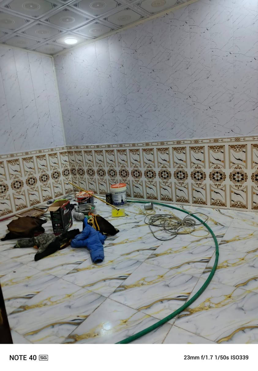 سلام عليكم بيت 50 متر جاهز قريب على التبليط مزرعت سيد هادي ابشارع المطار القديم بيت حلو ***********
