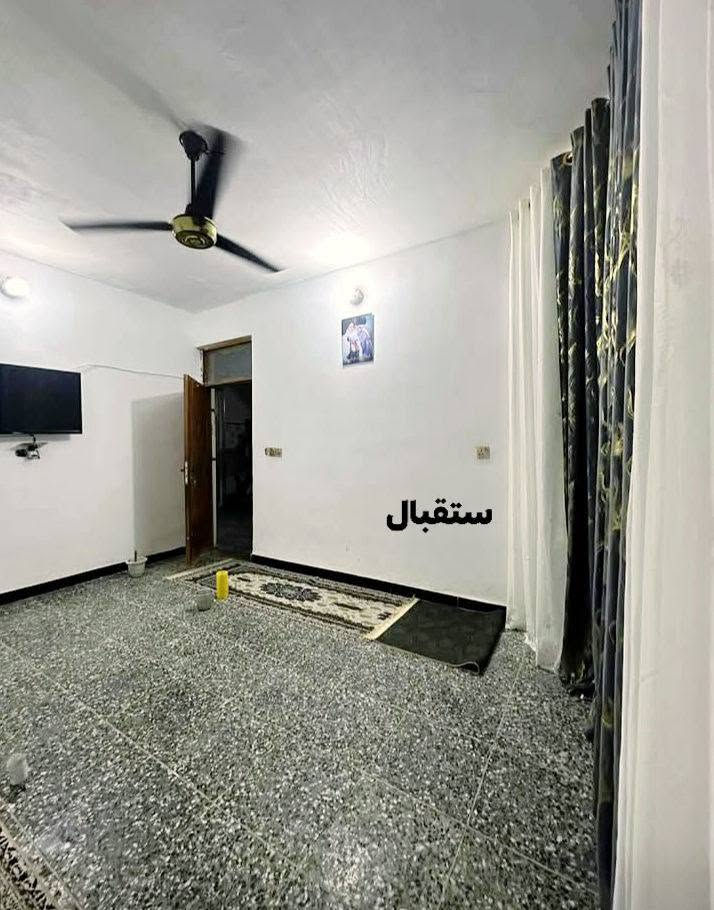 سلام عليكم
بيت اللبيع مساحه 75 متر مربـع الموقع الشعله شارع بيت موزان الستفسار خاص ..؟

نص مكتوب في الصور:
- صحیات خارجیه
- ستقبال
- مطبخ
- غرفت قياس 4X5
- صاله مفتوحع عله مطبخ منور حمام