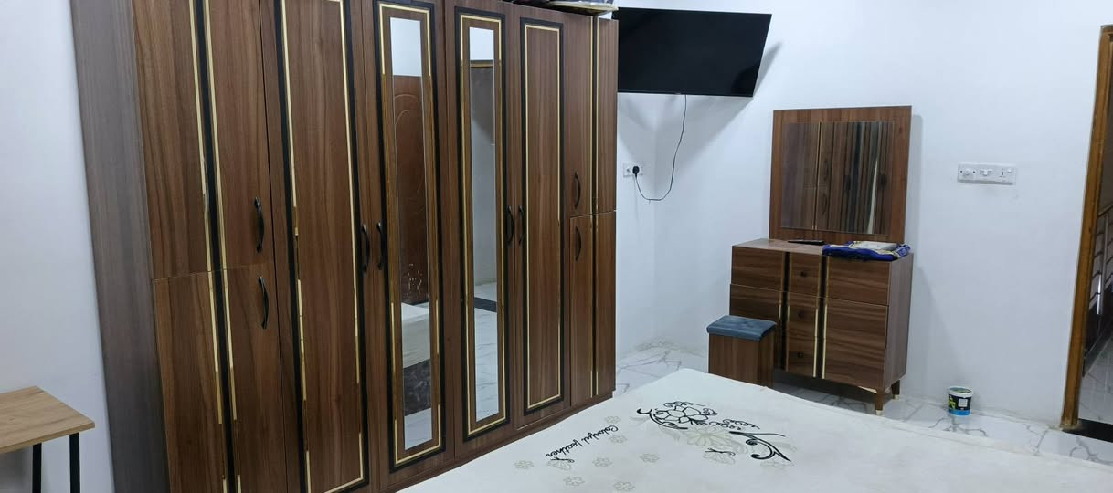 غرفه للبيع تركيه اصليه من 6قطع  مع دوشك طبي  درجه اولى غرفه جديده ***********
