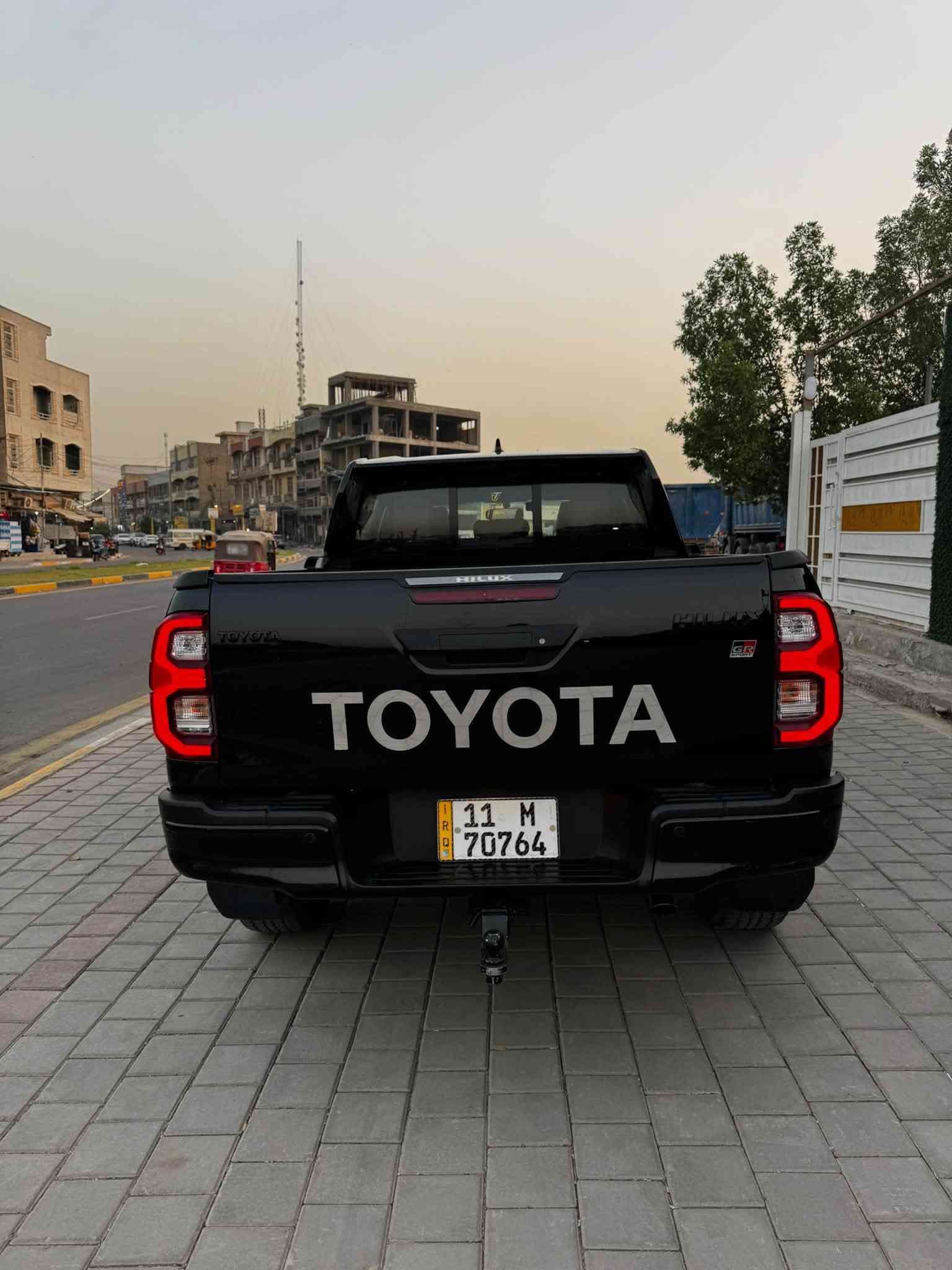 هايلوكس GR • ٢٠٢٤ • رقم بغداد