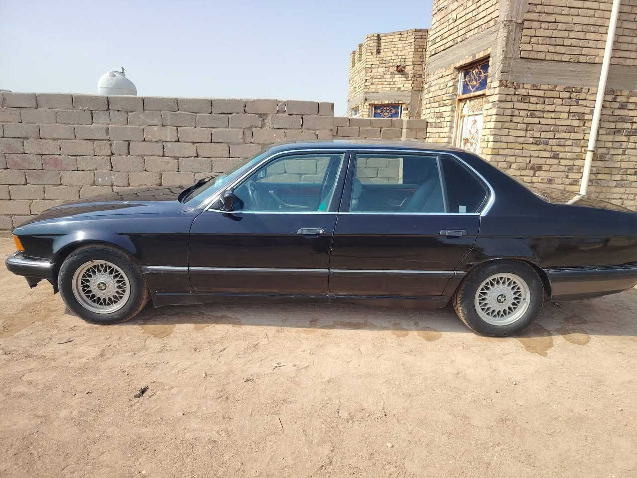 بيم ام دبليو للبيع موديل 91 حجم 735 محرك كير مكفولات فقط البك مرات يخر عدي تبريد شغال غرفه جلد جديده سياره فول حلوه حداديه تخم تاير سنويه لحد 28  رقم بغداد الماني  بيع ومراوس حسب القناعه السعر 47  ***********   *********** اتصال وتساب  مكان السياره السماوه الهلال  ملاحظه ترهم مده وقصد مع المقدمه بس مو نفس السعر العارظه
