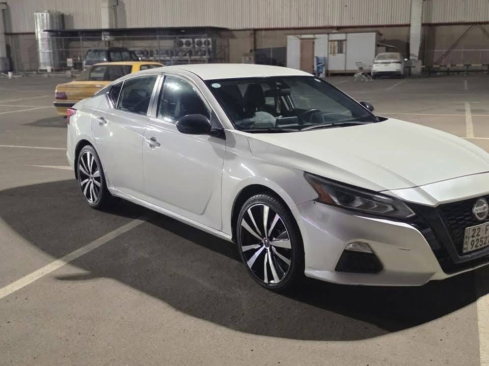 السلام عليكم 
للبيع او للمراوس نسيان التيما SR 2022 فول مواصفات عدا الفتحه رقم اربيل بااسمي تحويل مباشر 
ماشية 45.000 الف كيلو 
الحادث 3 قطع جهة عكس السايق جاملغ والبيبان ضرر سطحي 
مصبوغات وشوية تكحيل بالبنيد من الحافة 
المواصفات 
FWD دفع امامي  
بصمة وتشغيل عن بعد 
حساسات خلفيه 
شاشة كار بلي 
كشنات جلد ومخمل 
كشنات كهرباء 
حساسات خلفيه 
رادار امامي وخلفي وجانبي 
نقطة عمياء 
تحديد مسار 
شفتات ستيرن 
ويل رياضي حجم 19 
وباقي المواصفات المعروفة 
السعر   155 ورقة وبيها مجال 
للتصال *********** المكان بغداد
